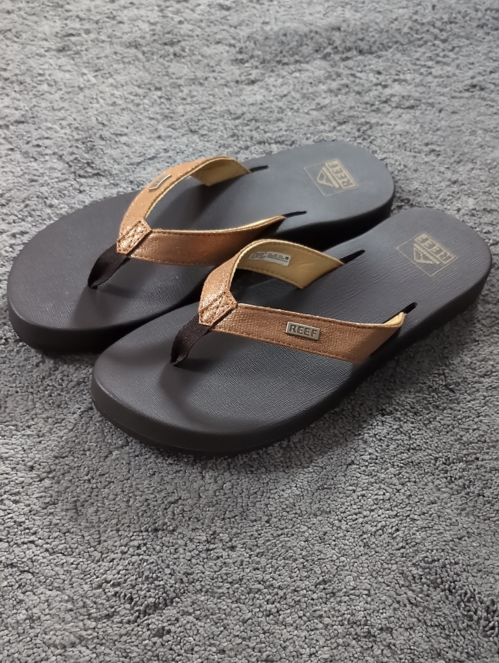 Reef Women’s Copper Metallic Thong Sandals
